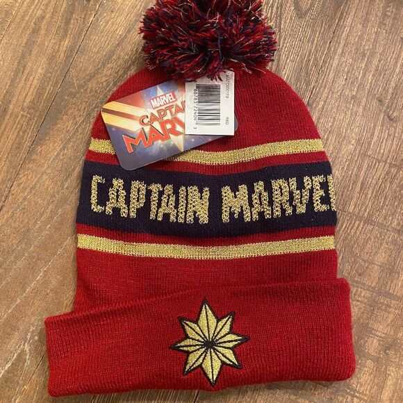 Captain Marvel Avengers Marvel Cuffed Beanie Hat Cap One Size OS NWT - Picture 1 of 4